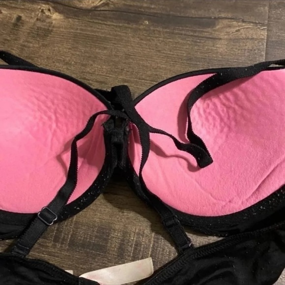 ~~ PINK bra 34c - Picture 2 of 5